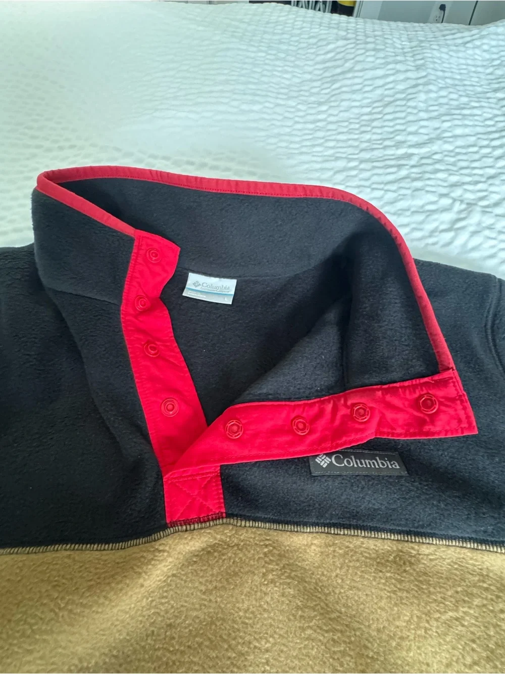 Columbia Men’s Black & Brown Fleece Zip-Up with Red Trim